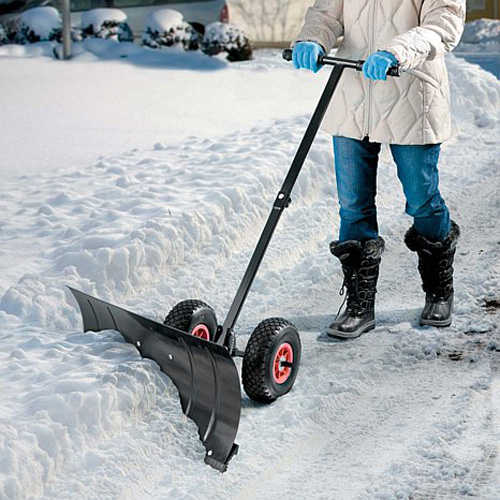 Как правильно убрать снег с территории
