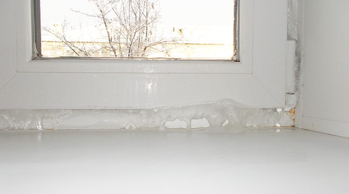 Почему промерзают пластиковые окна и как с этим бороться?
